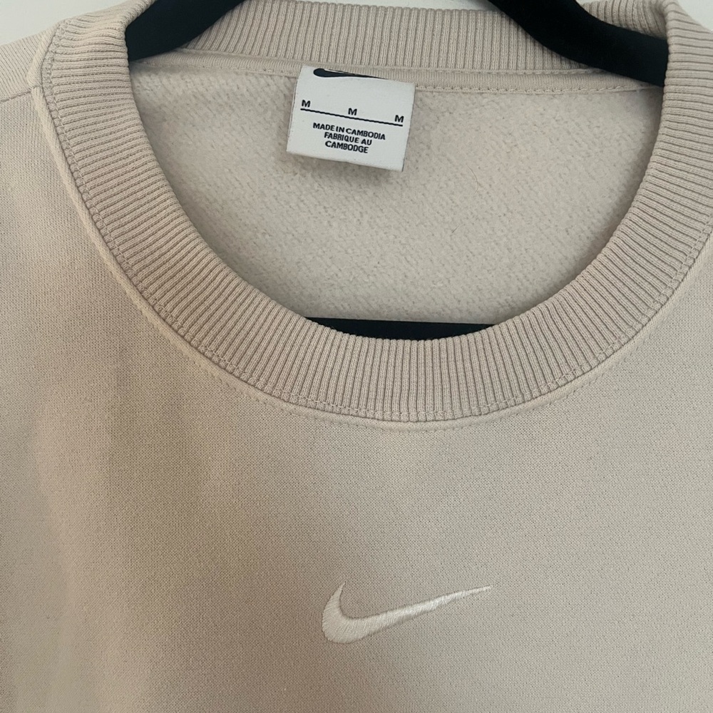 Nike Women's Sweater - Cream - Picture 2 of 3